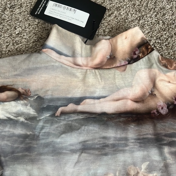 PrettyLittleThing Printed High Neck Long Sleeve Cropped Top - Picture 4 of 6